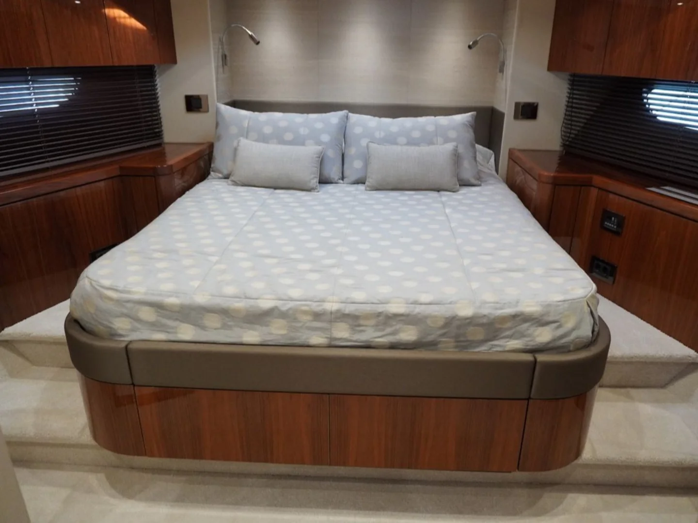 Sunseeker Manhattan 65 Yacht For Sale - Photo 27