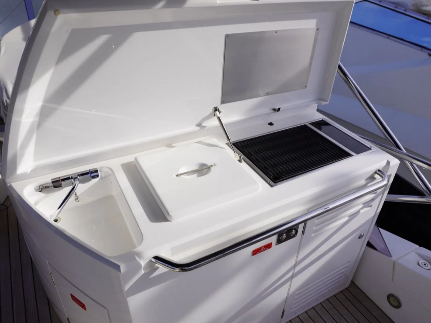 Sunseeker Manhattan 65 Yacht For Sale - Photo 21