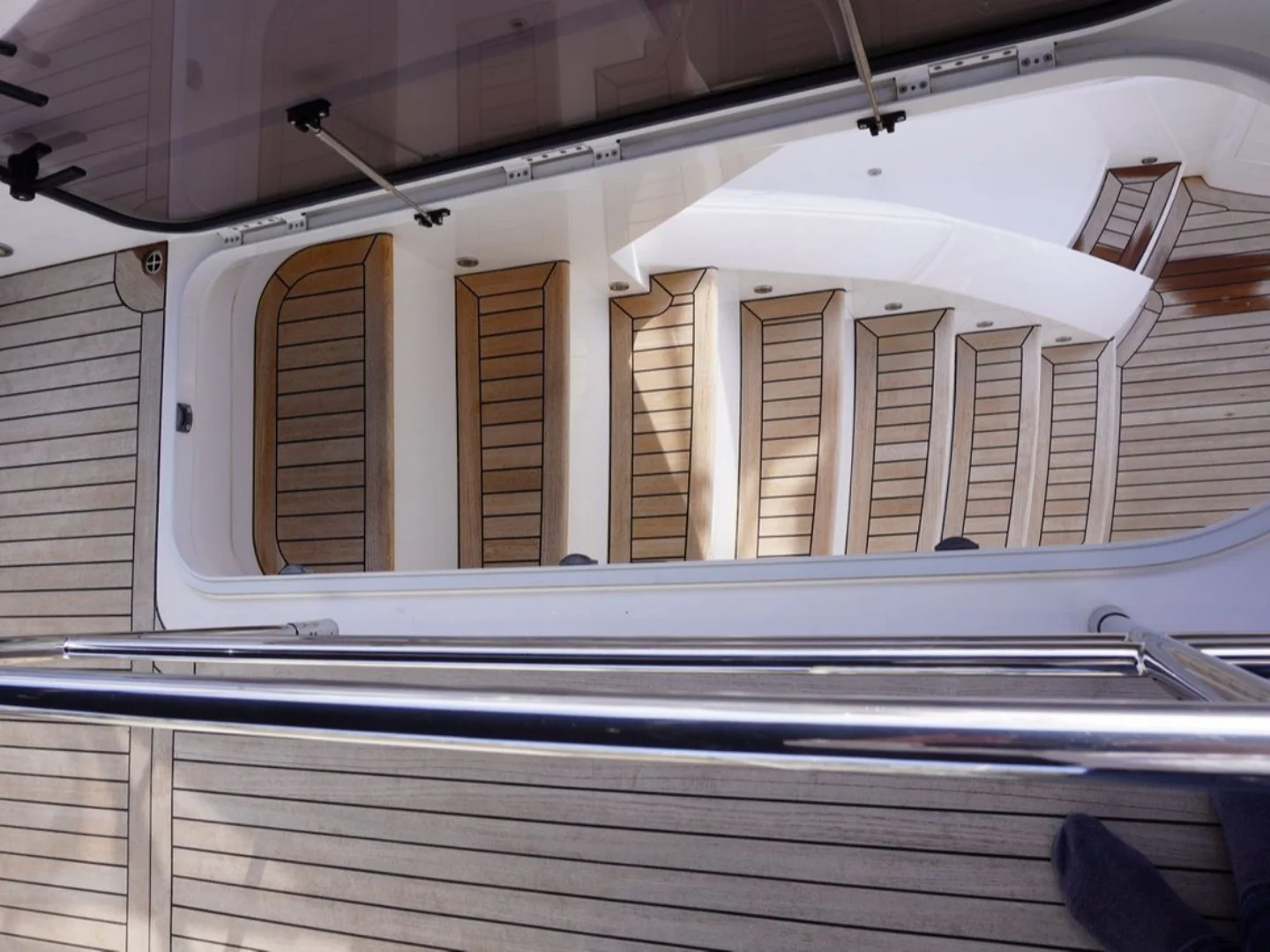Sunseeker Manhattan 65 Yacht For Sale - Photo 20