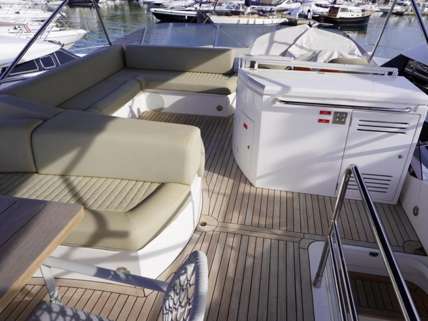 Sunseeker Manhattan 65 Yacht For Sale - Photo 19