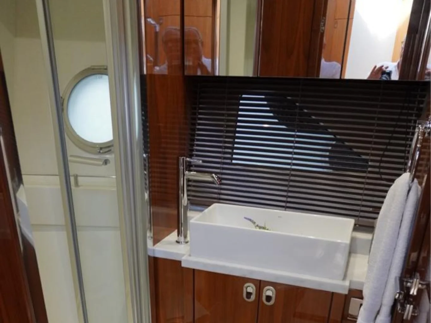 Sunseeker Manhattan 65 Yacht For Sale - Photo 13