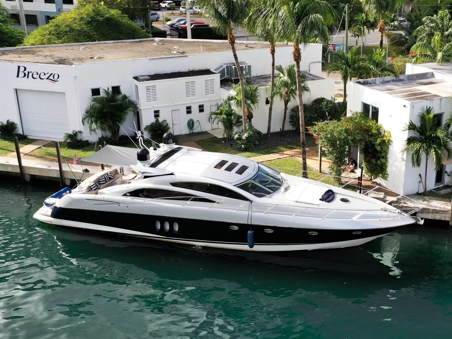 LION | Sunseeker Predator 72