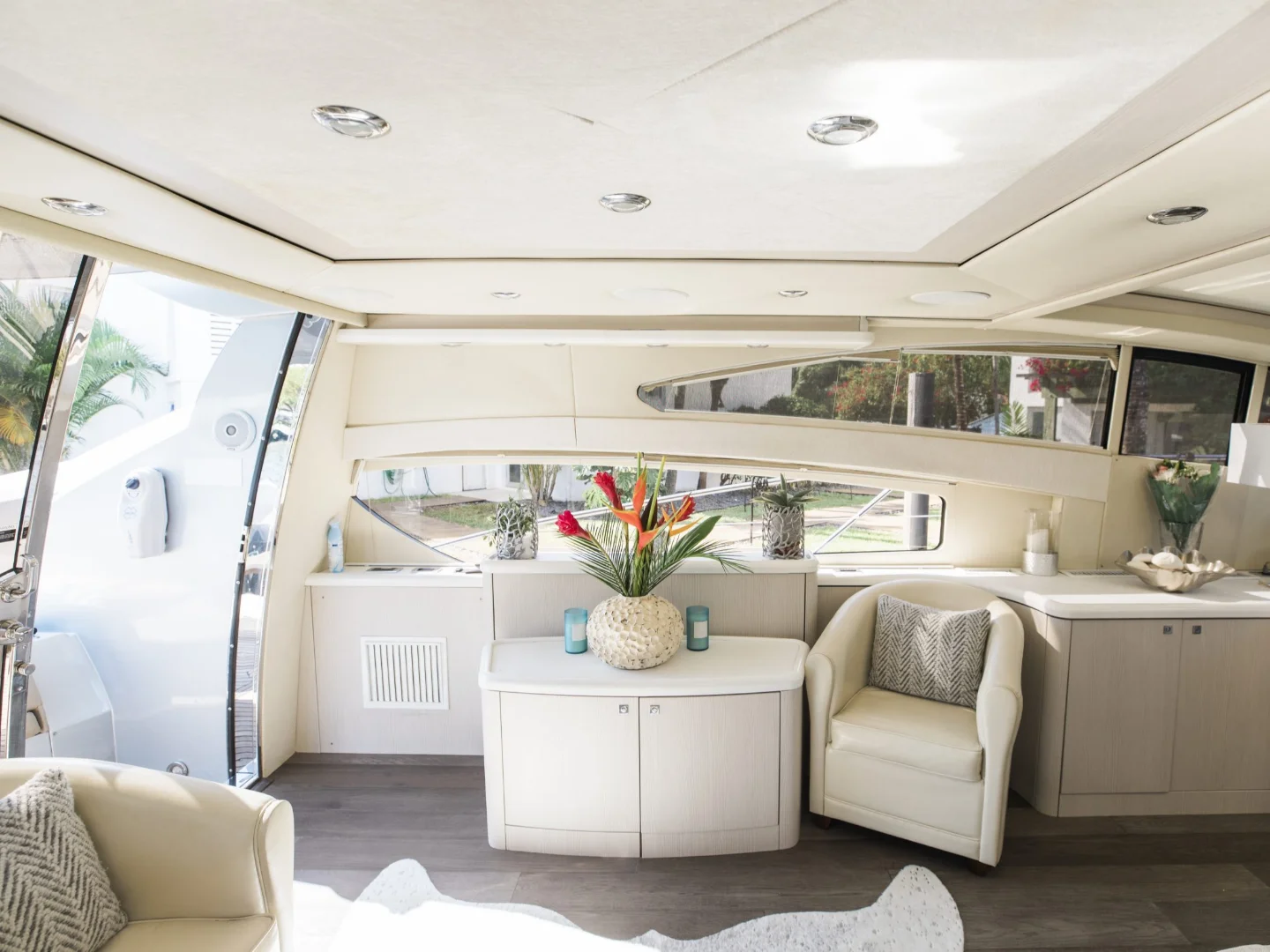 LION | Sunseeker Predator 72 - Photo 16