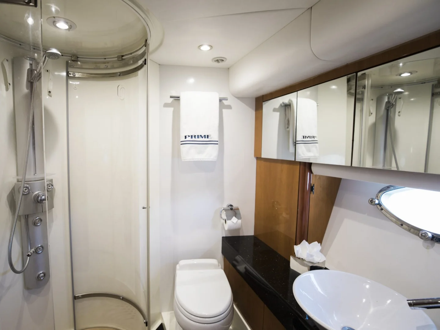 LION | Sunseeker Predator 72 - Photo 11