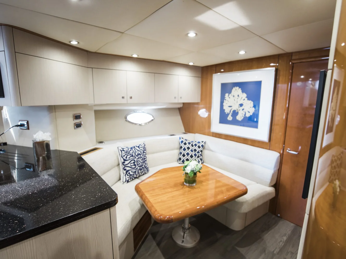 LION | Sunseeker Predator 72 - Photo 13