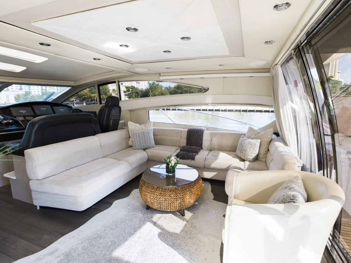 LION | Sunseeker Predator 72 - Photo 14