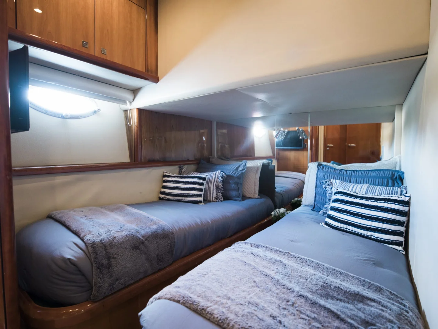 LION | Sunseeker Predator 72 - Photo 7
