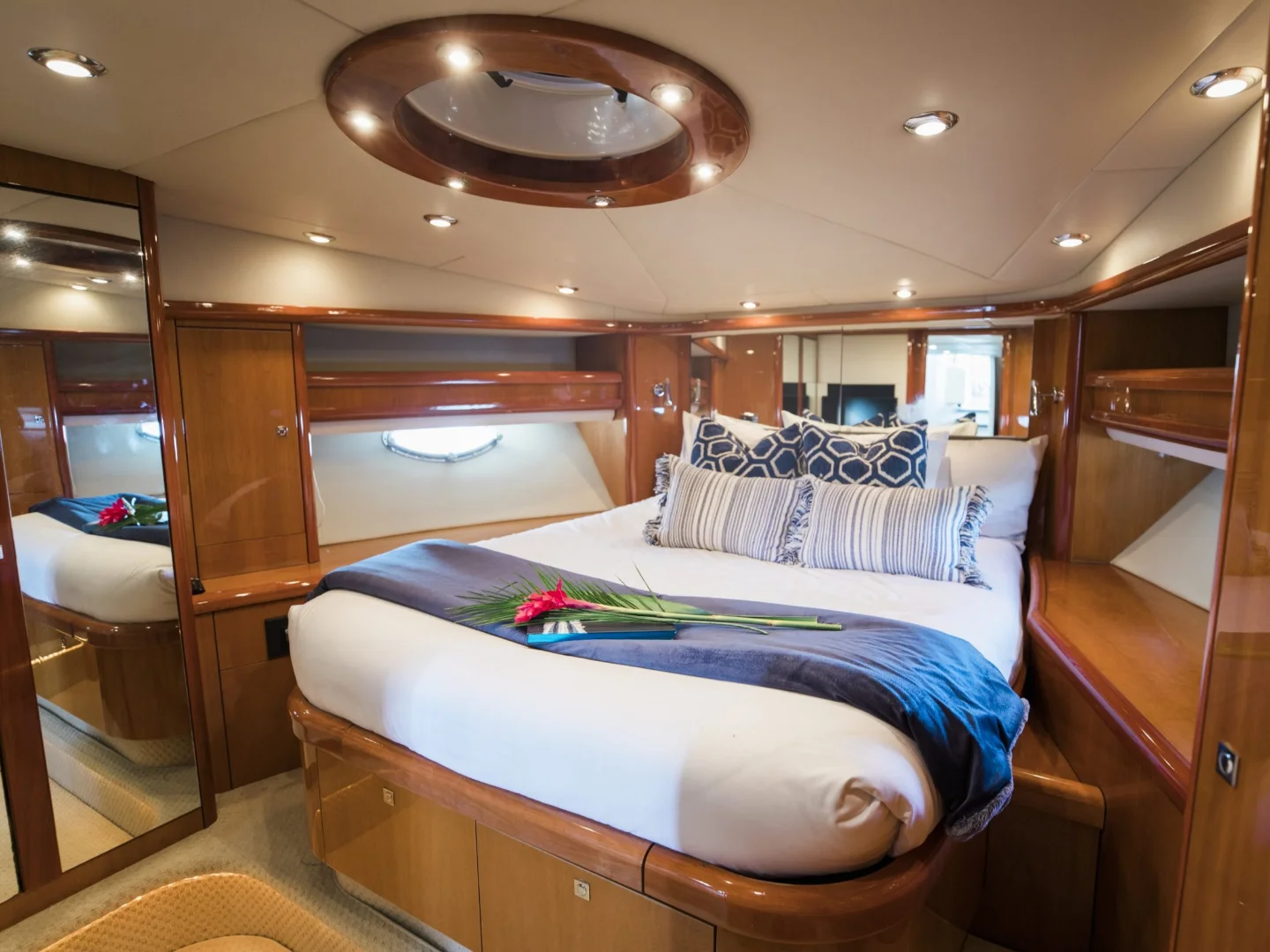 LION | Sunseeker Predator 72 - Photo 5