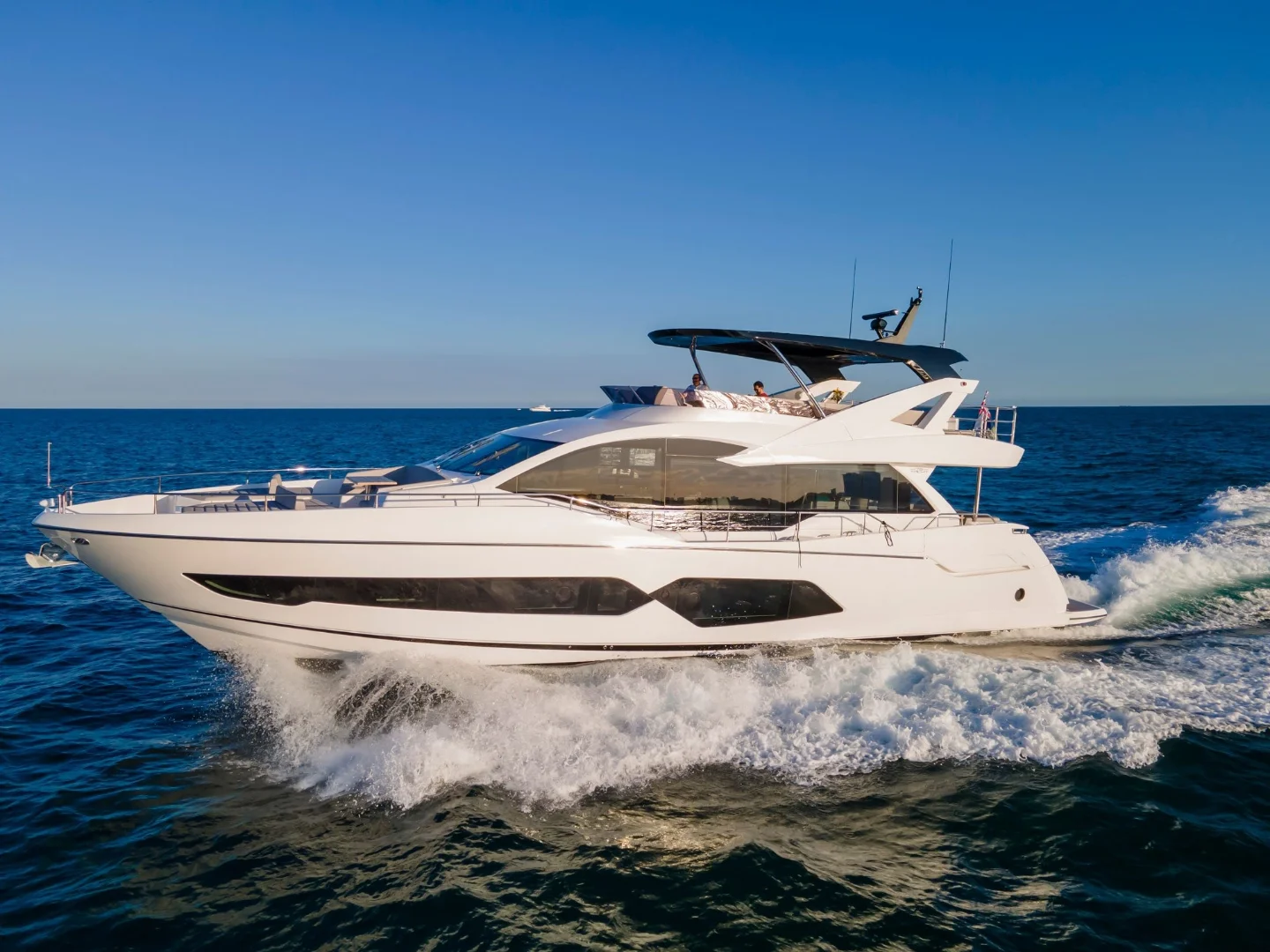 MILAMO | 76 Sunseeker Manhattan