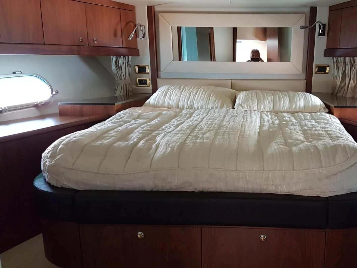 Sunseeker Manhattan 60 MK II Yacht for Sale - Photo 17