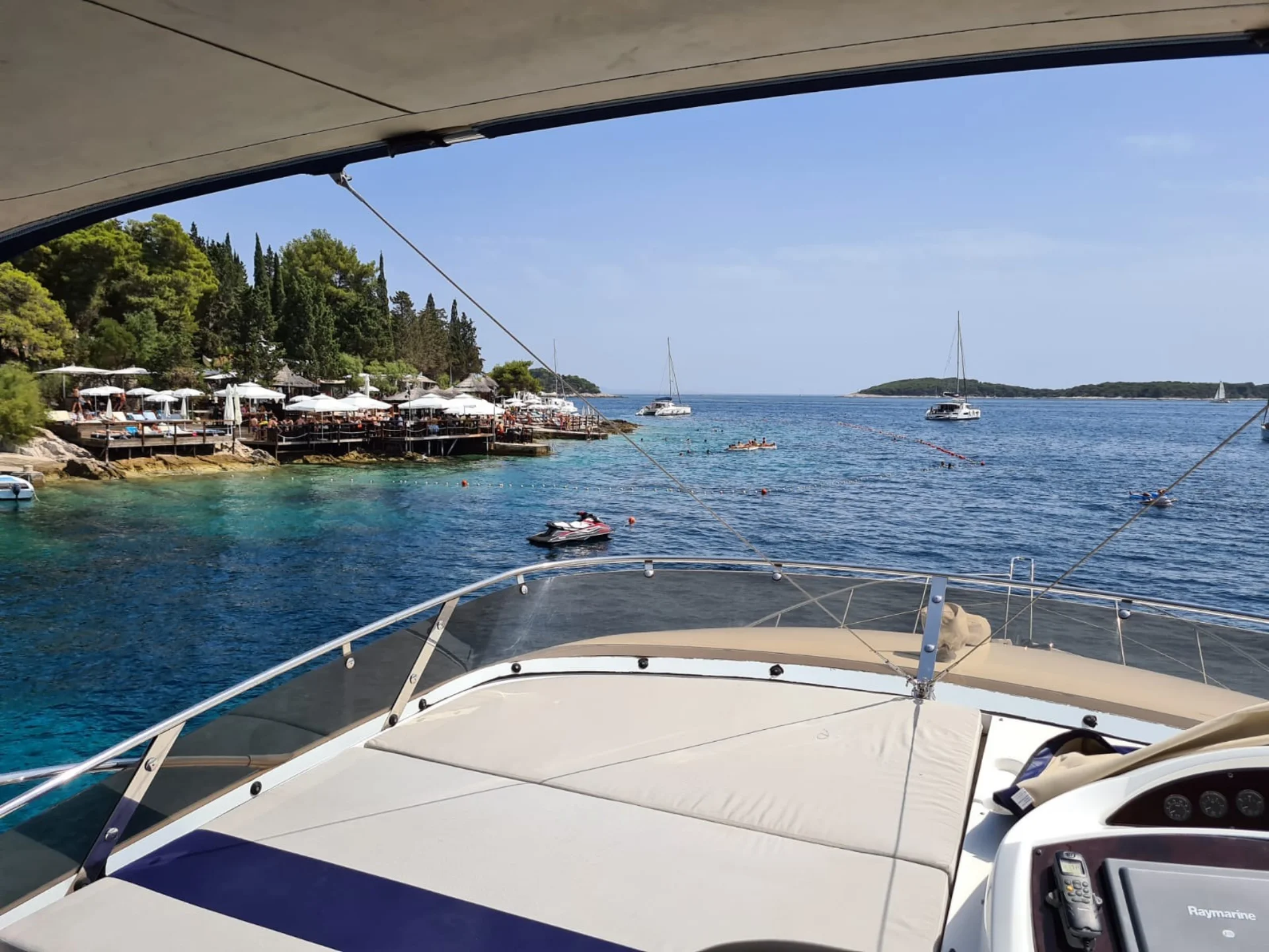 Sunseeker Manhattan 60 MK II Yacht for Sale - Photo 4