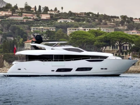 yacht-charter-sardinia-sunseeker
