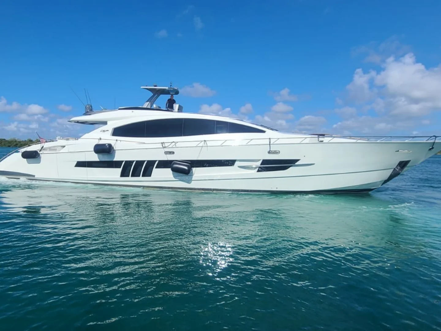 NEW LIFE | Lazzara LSX 92 - Photo 10