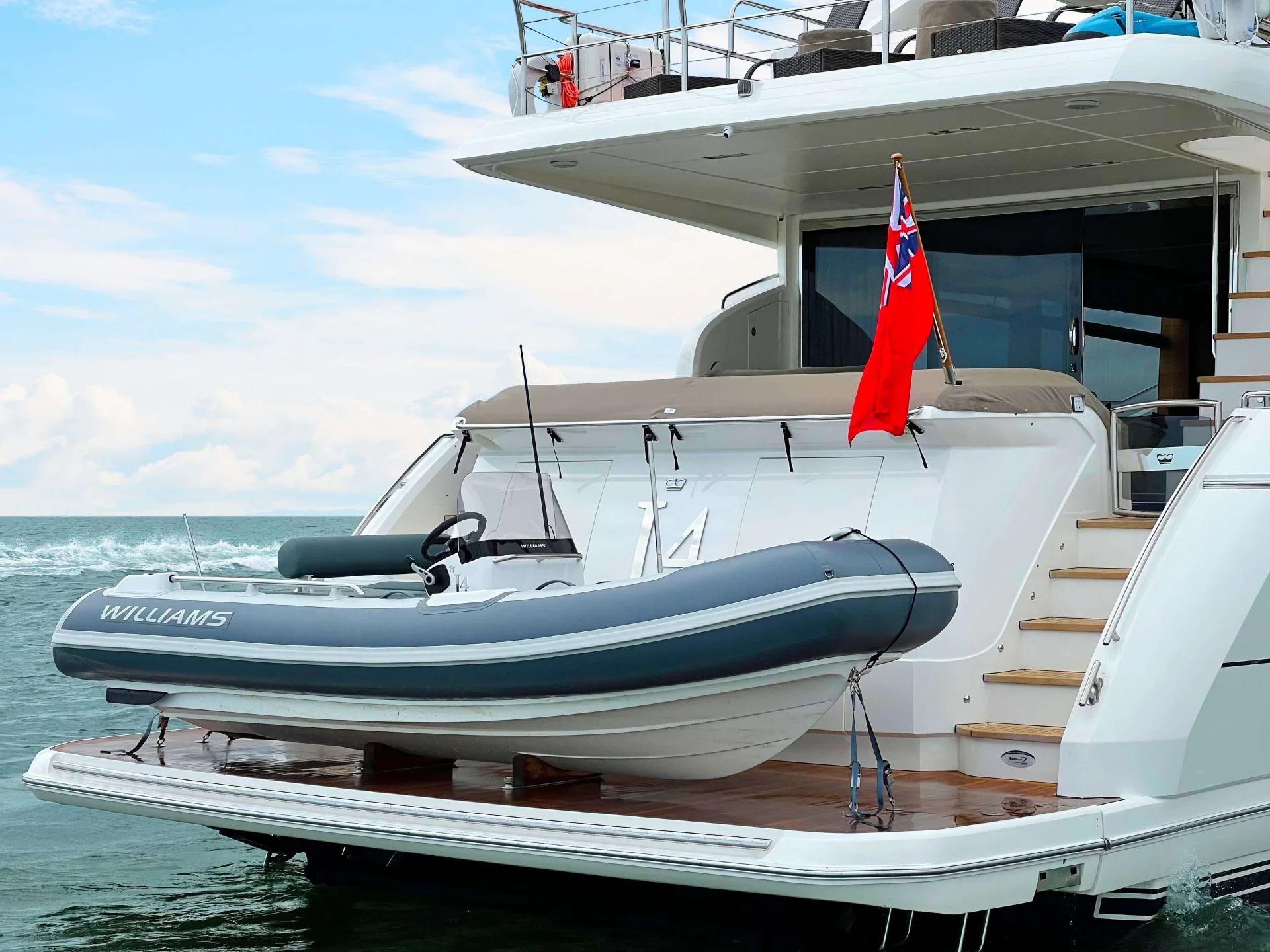2014 Princess 88  - Photo 5