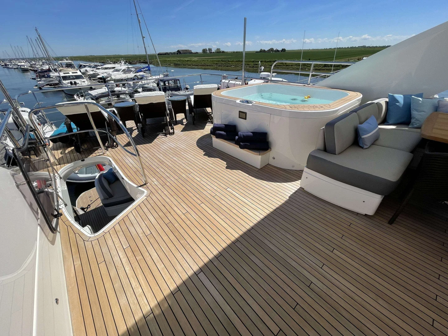 2014 Princess 88  - Photo 26