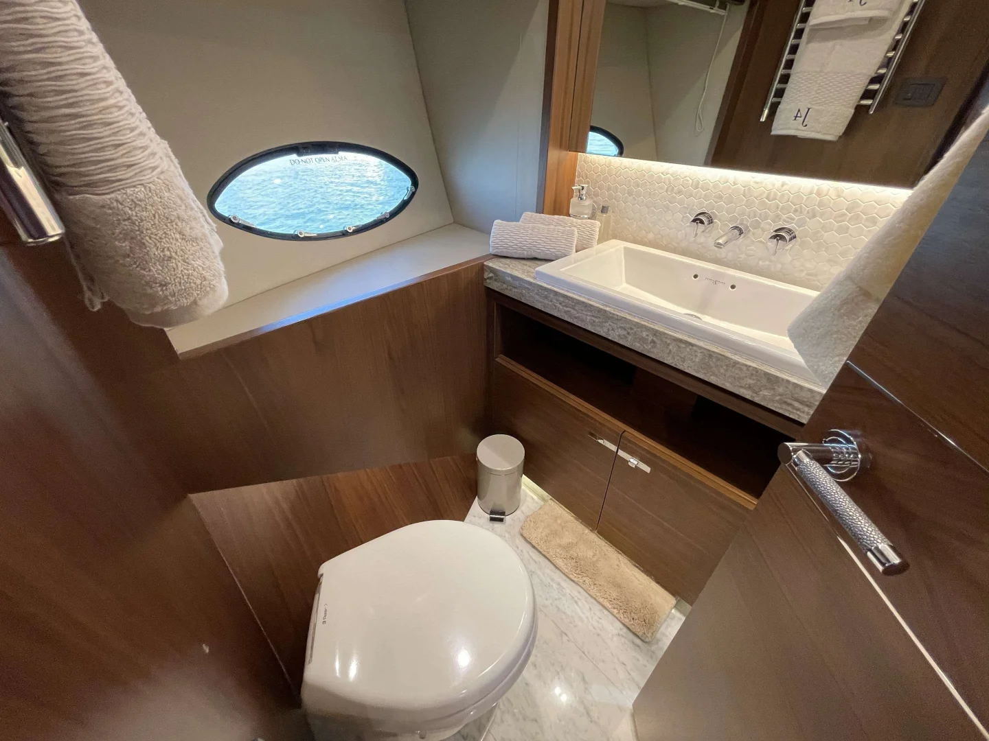 2014 Princess 88  - Photo 30