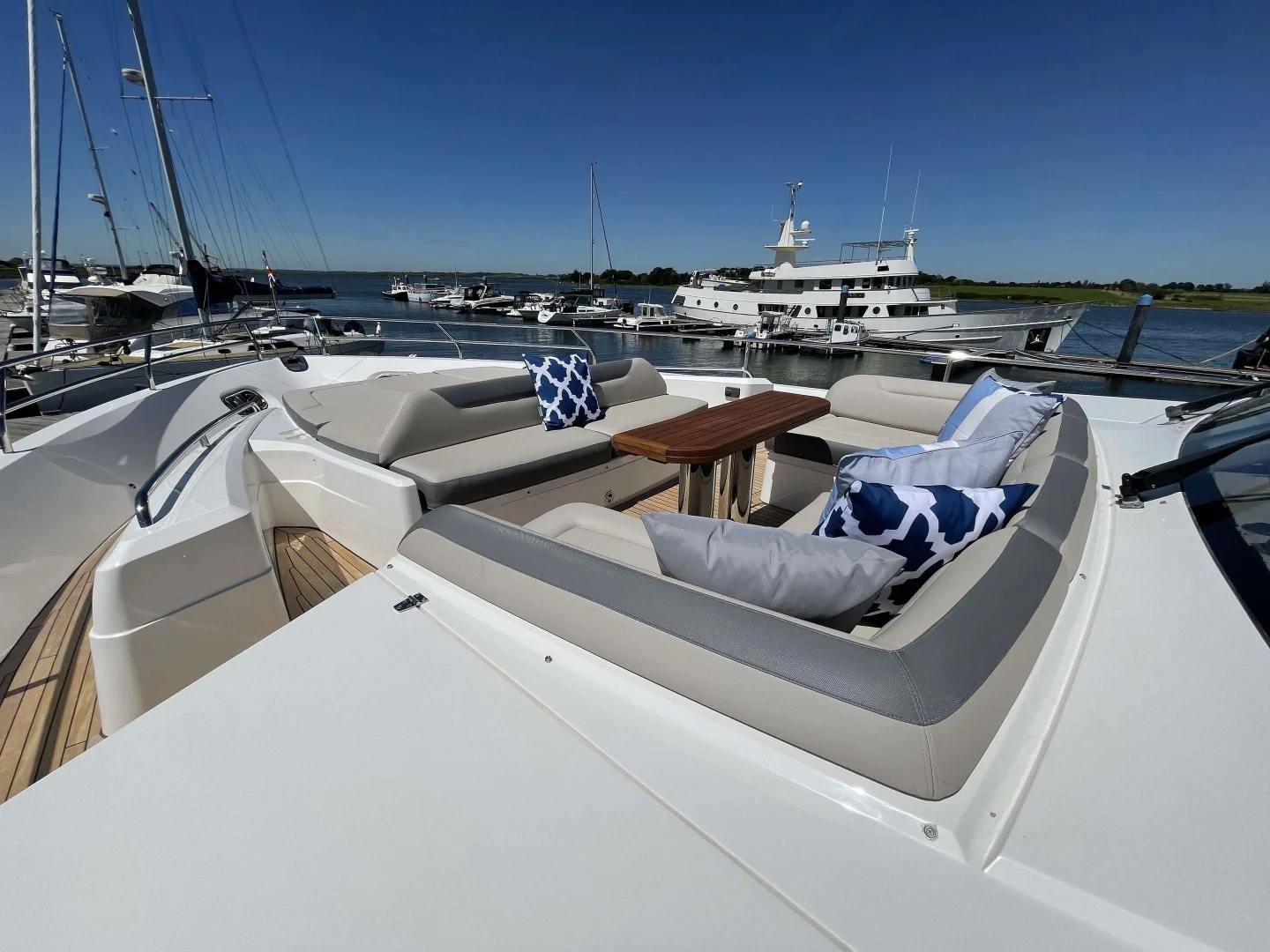 2014 Princess 88  - Photo 25