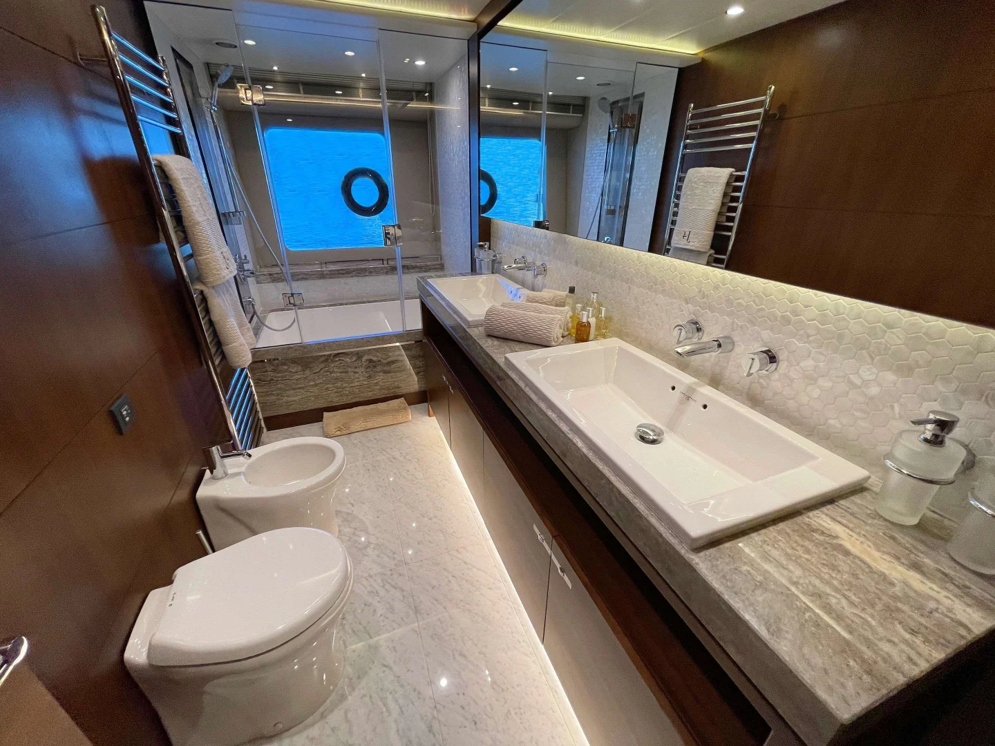 2014 Princess 88  - Photo 15