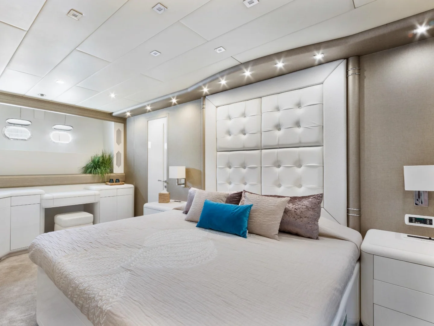 BELISA | Mangusta 108 - Photo 32