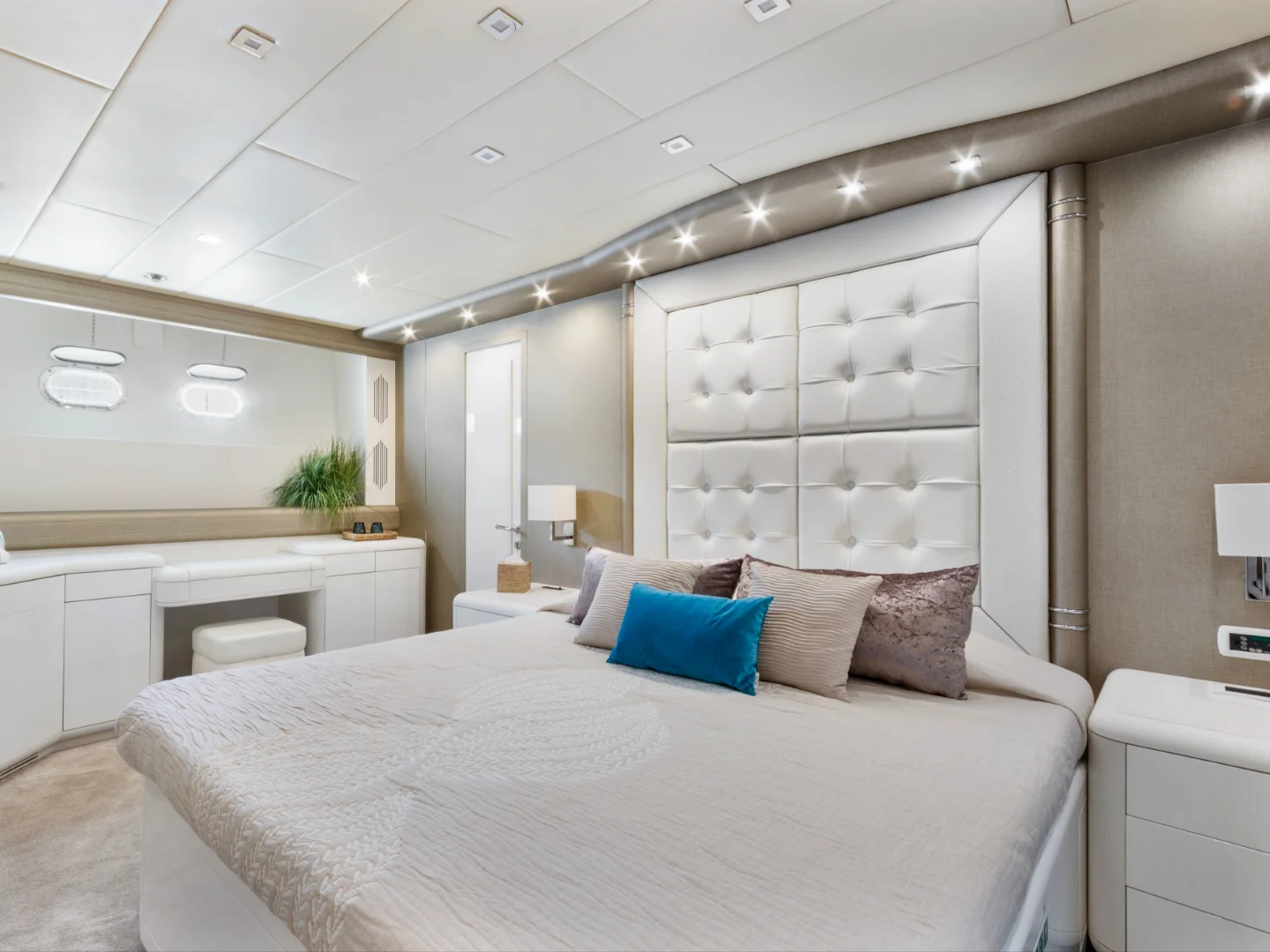 BELISA | Mangusta 108 - Photo 21
