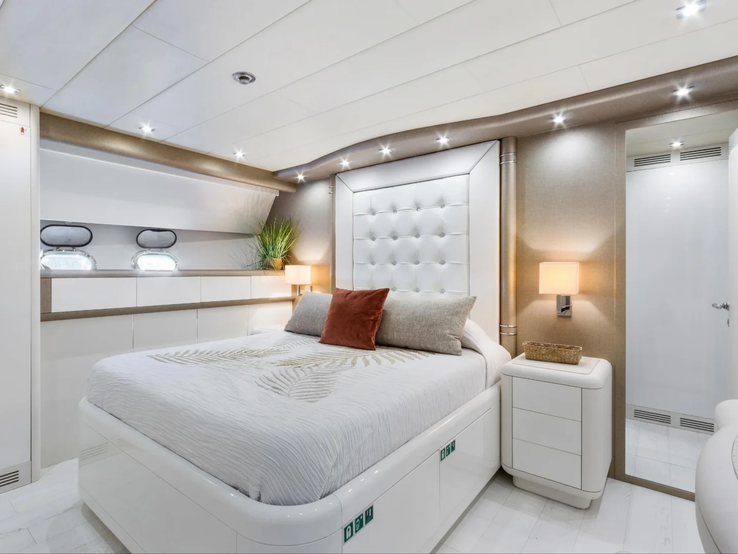 BELISA | Mangusta 108 - Photo 33