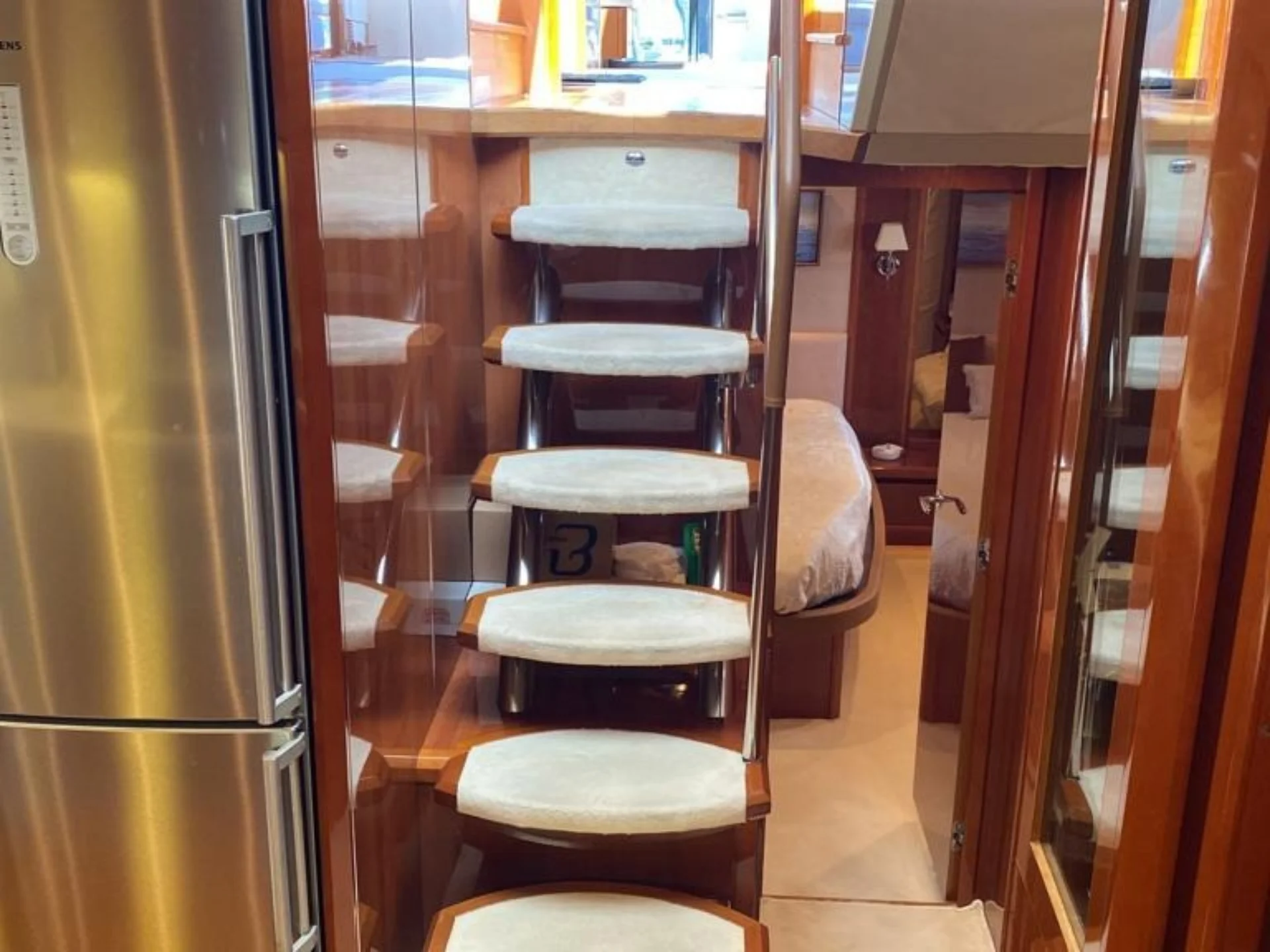 2007 Princess V65 - Photo 9