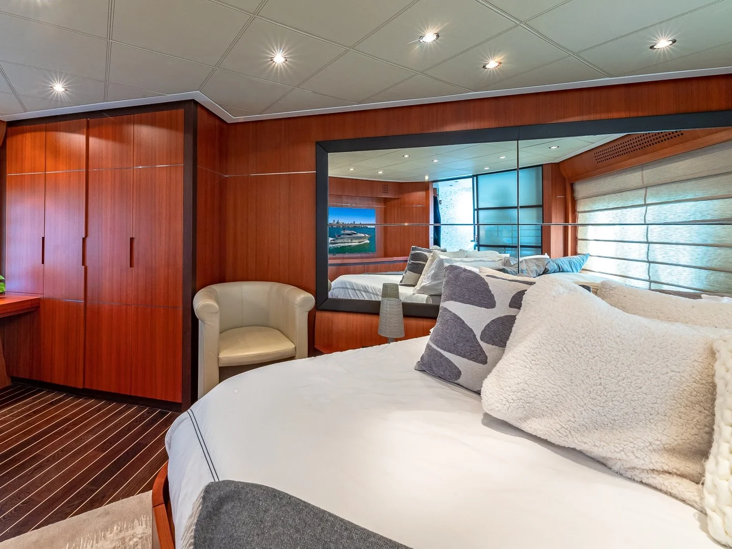 REGAL | Pershing 90 - Photo 44