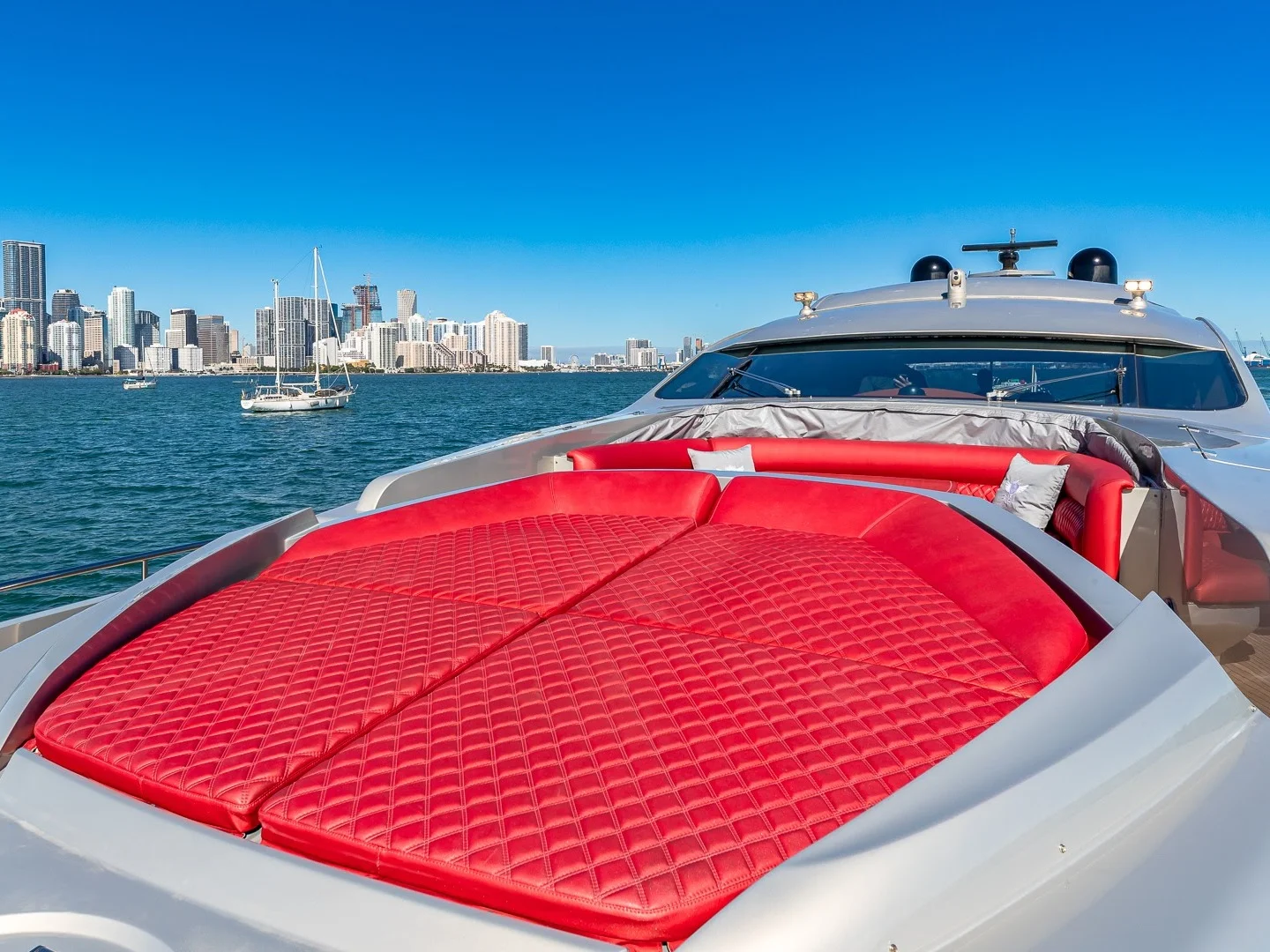 REGAL | Pershing 90 - Photo 14