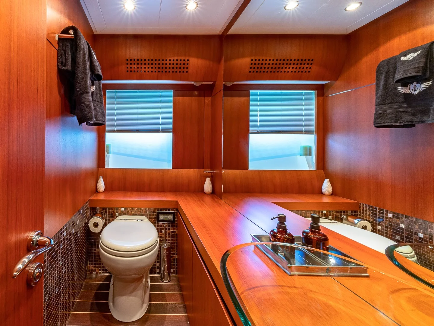 REGAL | Pershing 90 - Photo 55