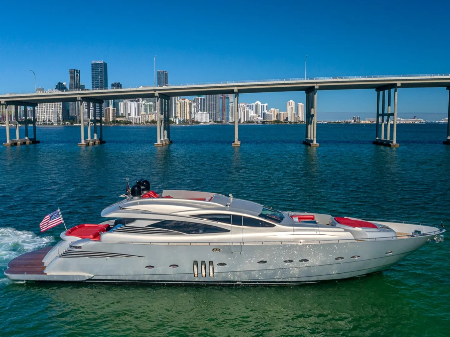 REGAL | Pershing 90 - Photo 11
