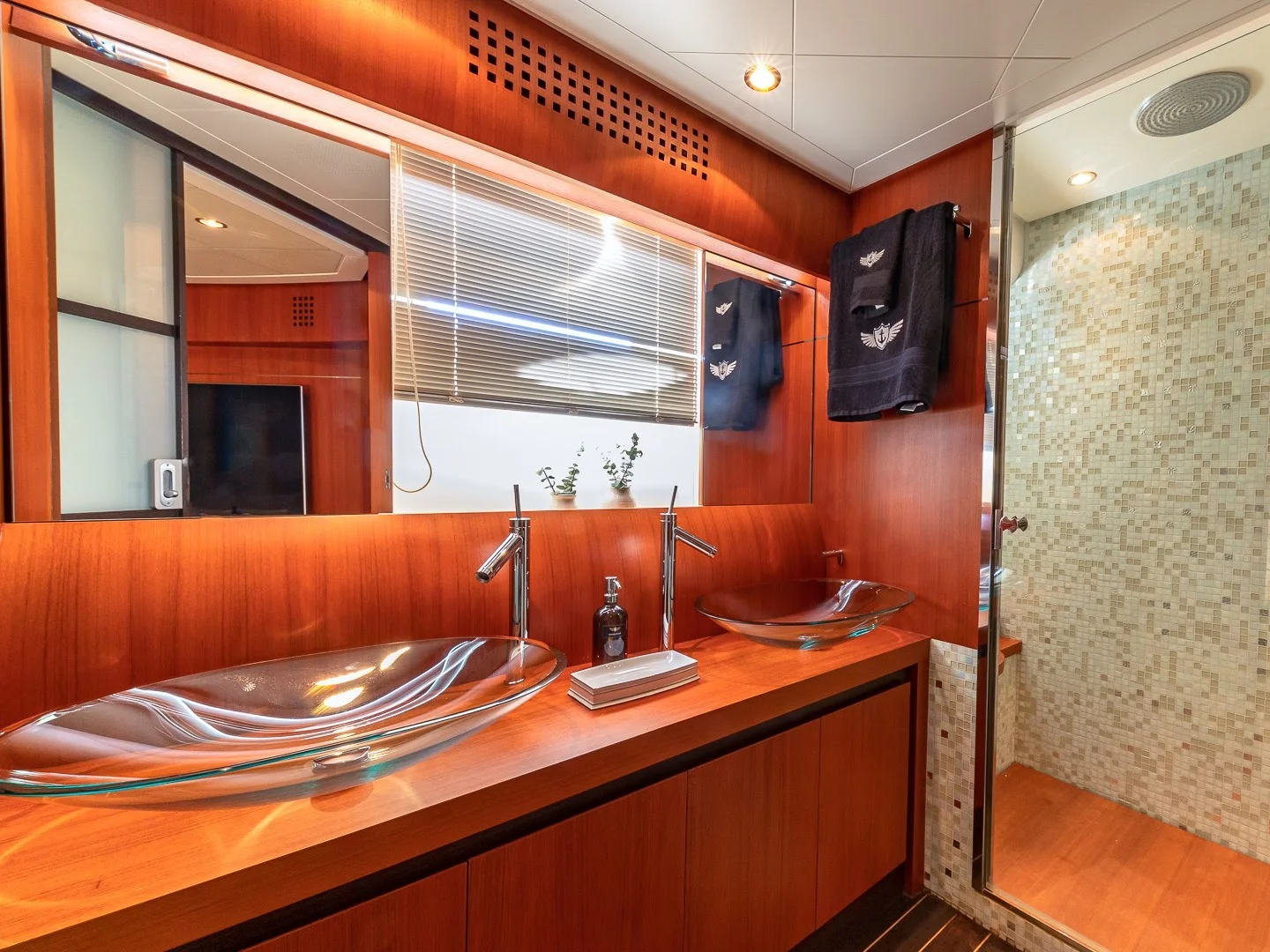 REGAL | Pershing 90 - Photo 46
