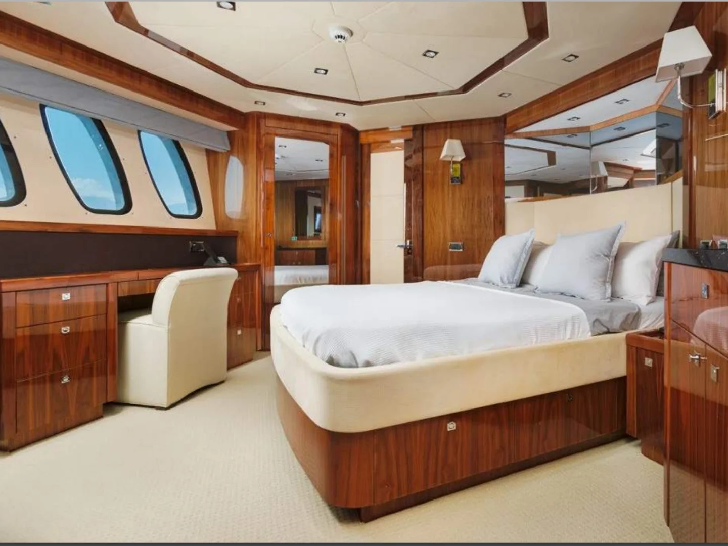 2010 Sunseeker 37m Yacht - Photo 23