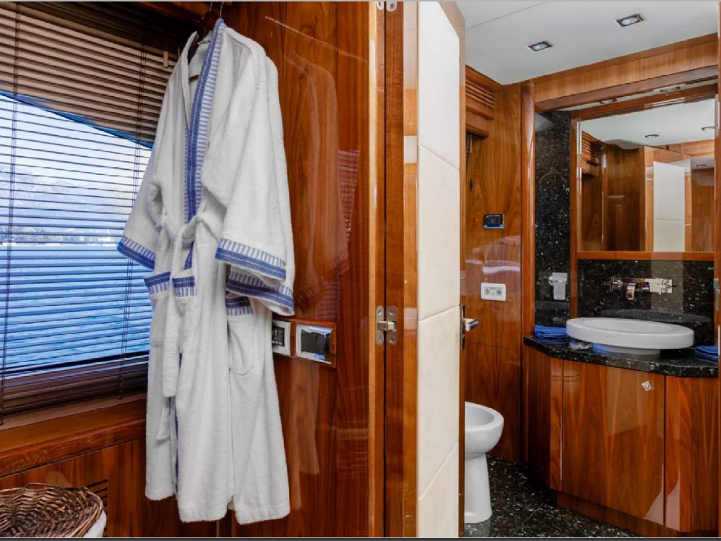 2010 Sunseeker 37m Yacht - Photo 22