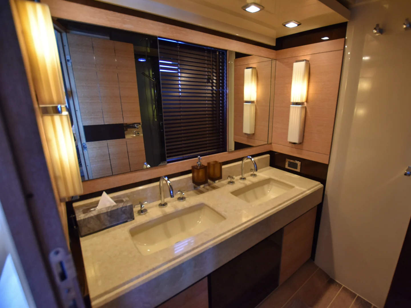 LUPO II | Azimut 70 - Photo 50