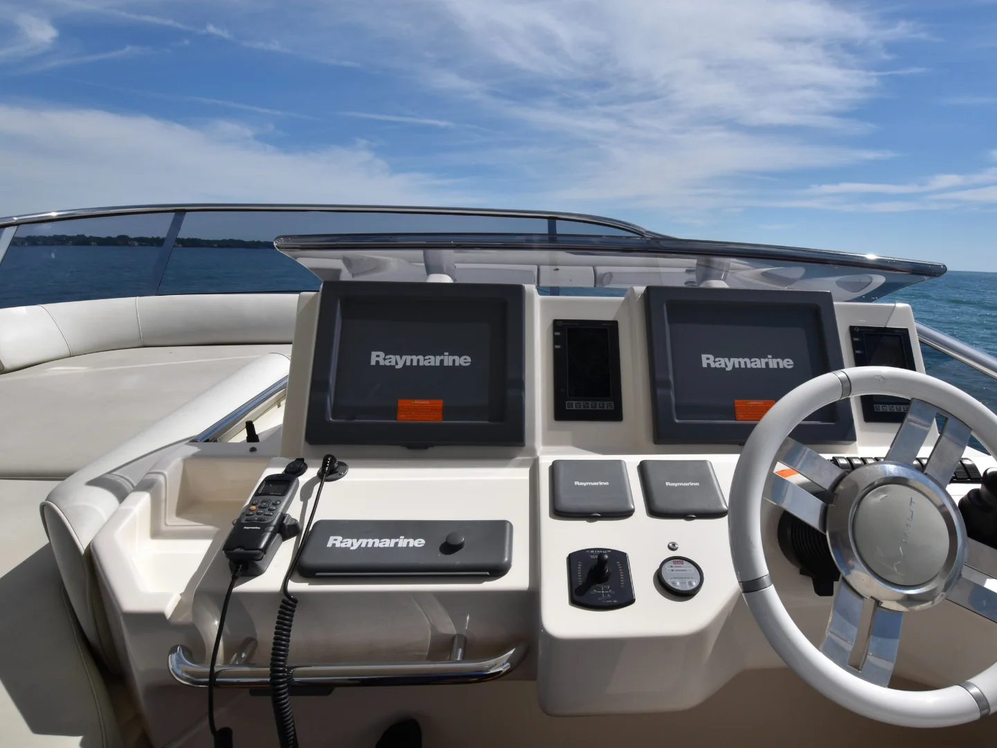 LUPO II | Azimut 70 - Photo 13