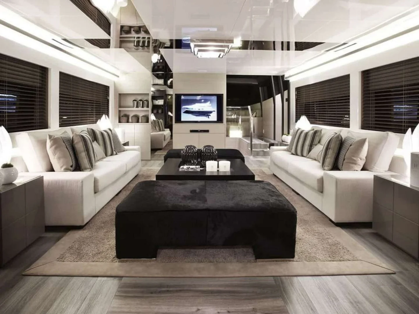 2013 Pearl 75 Yacht - Photo 14