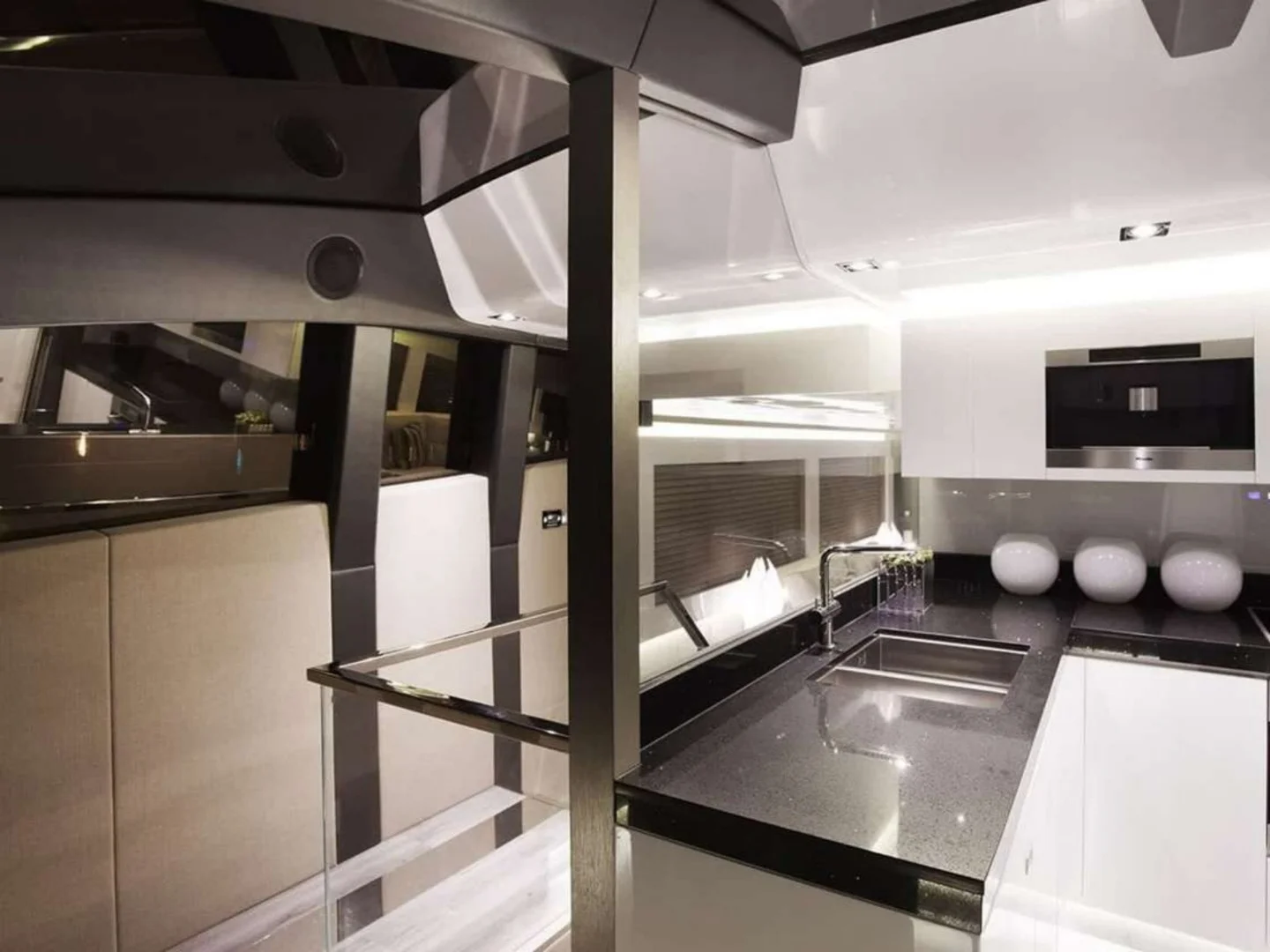 2013 Pearl 75 Yacht - Photo 13