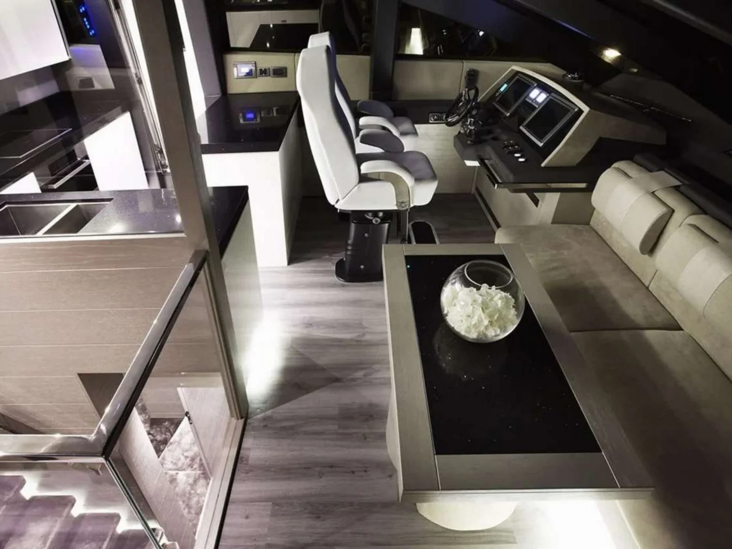 2013 Pearl 75 Yacht - Photo 11