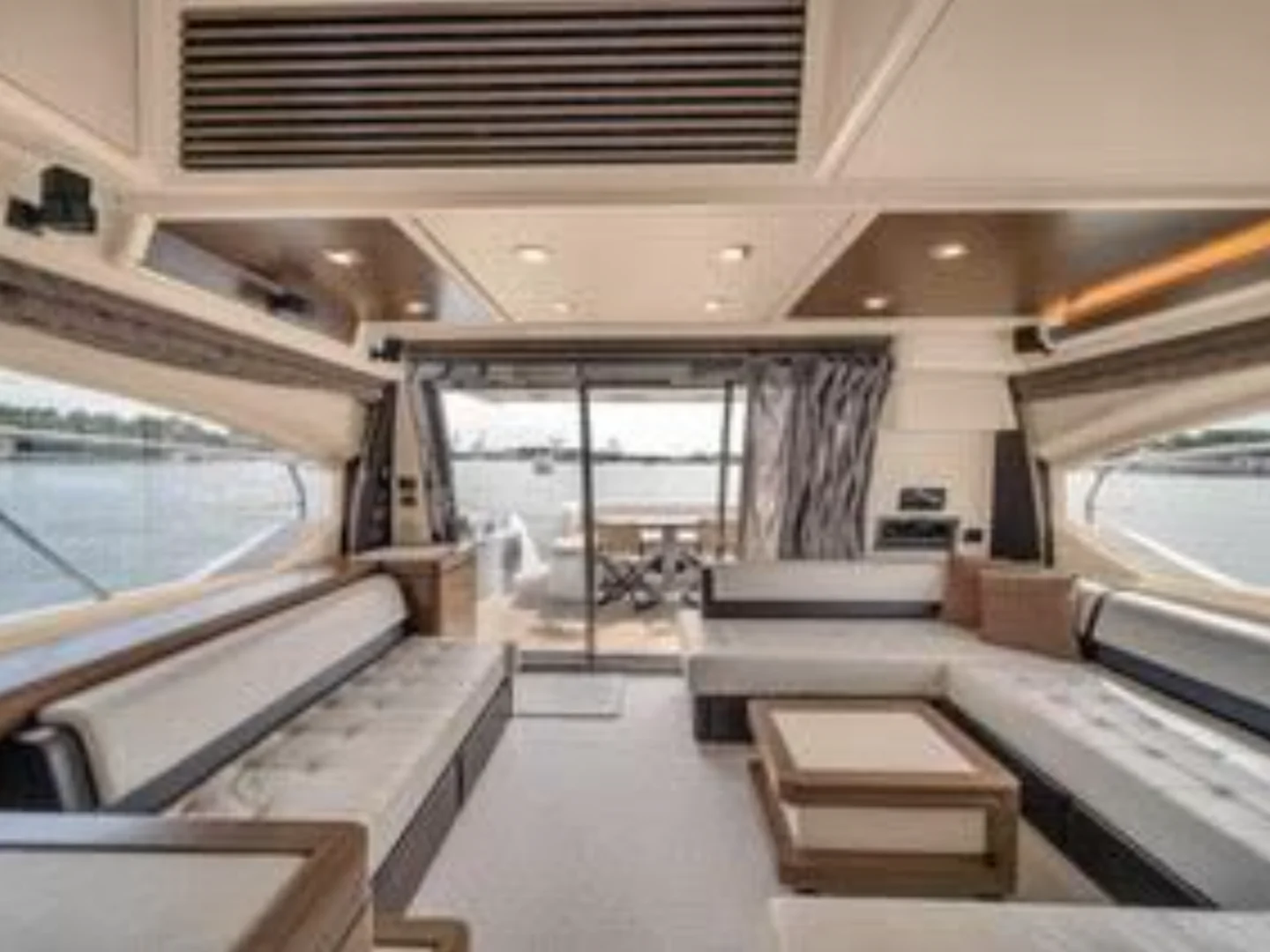 2014 Azimut 64 Flybridge Yacht - Photo 12