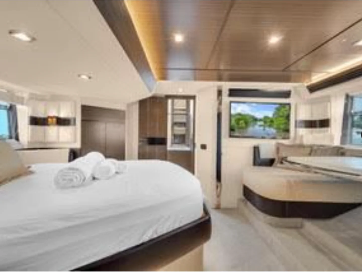 2014 Azimut 64 Flybridge Yacht - Photo 19