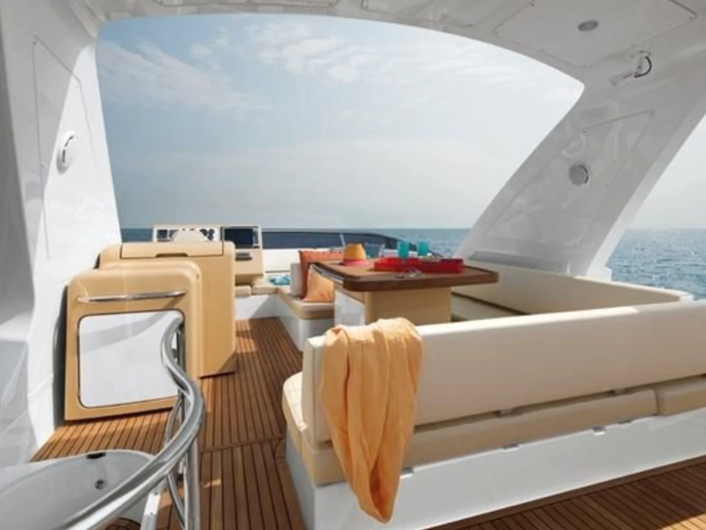 2014 Azimut 64 Flybridge Yacht - Photo 17