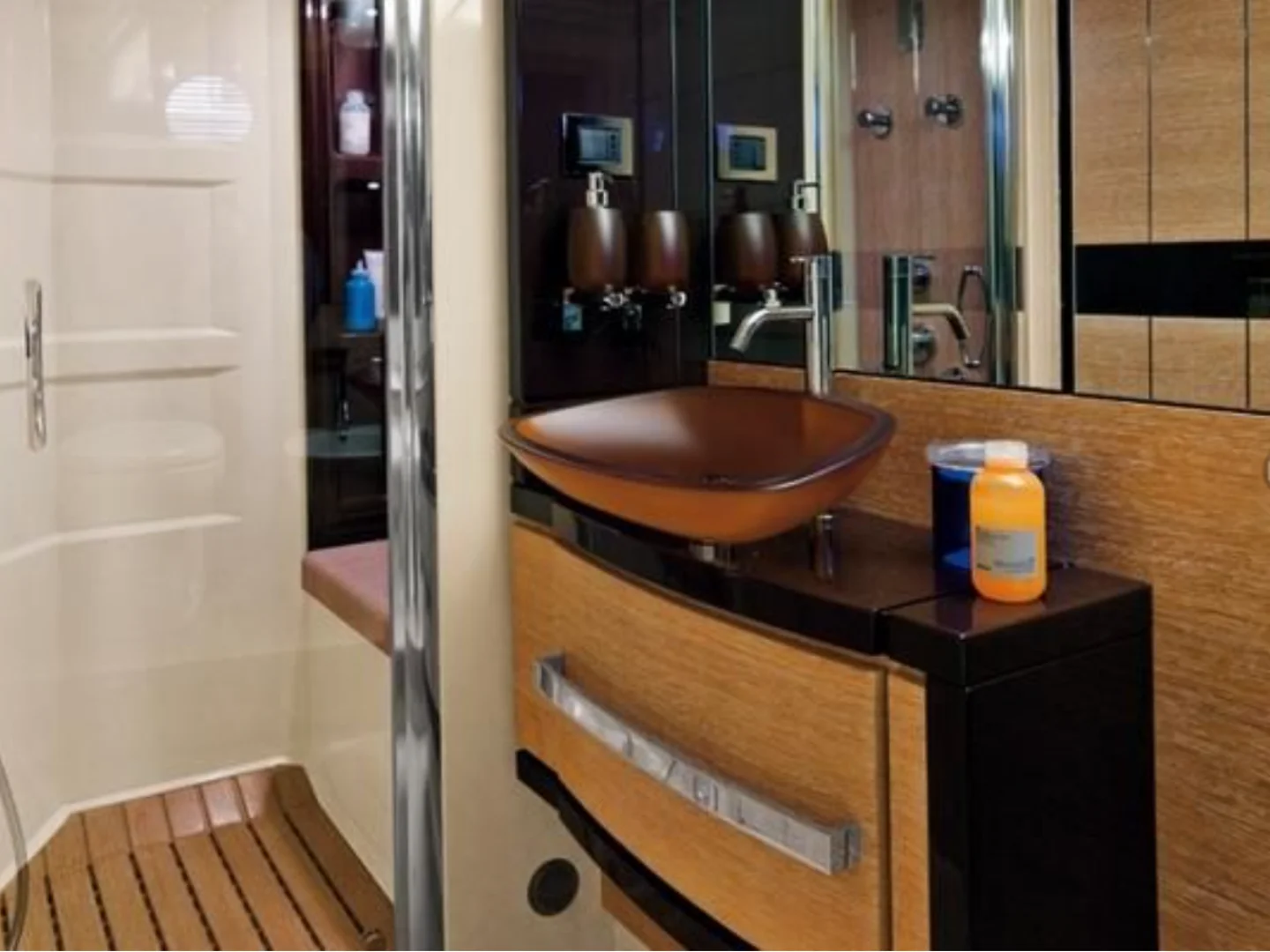2014 Azimut 64 Flybridge Yacht - Photo 31