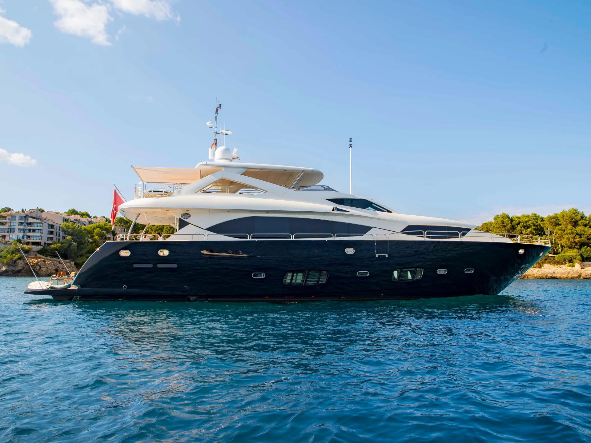 Sunseeker 30 Meter Yacht 2011 for Sale - Photo 3