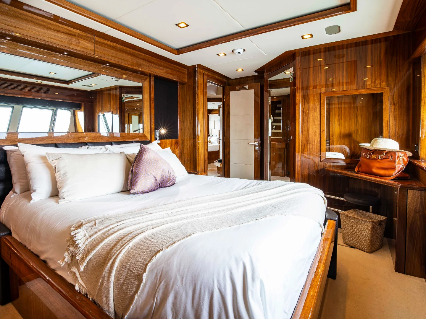 Sunseeker 30 Meter Yacht 2011 for Sale - Photo 20