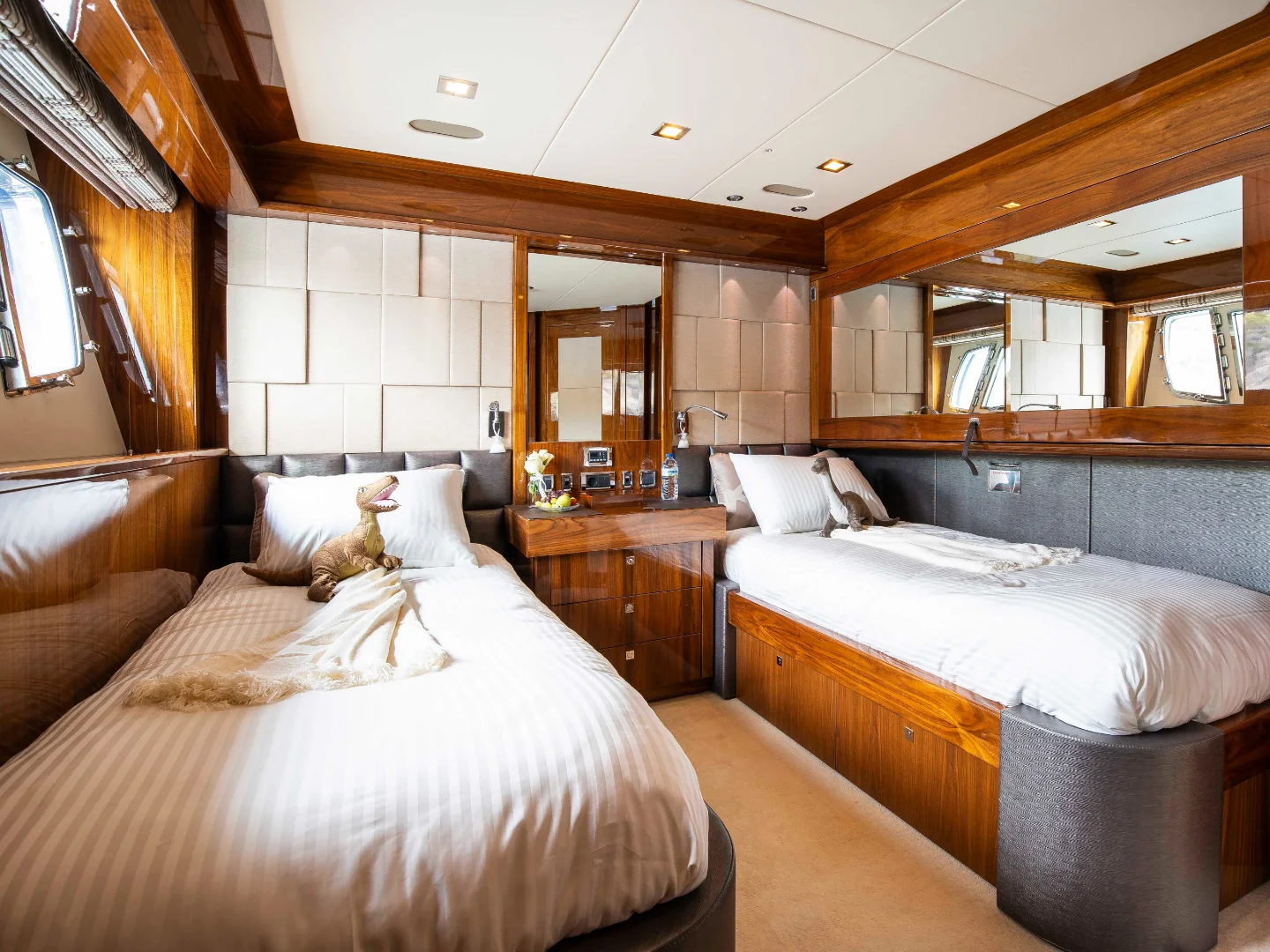 Sunseeker 30 Meter Yacht 2011 for Sale - Photo 24