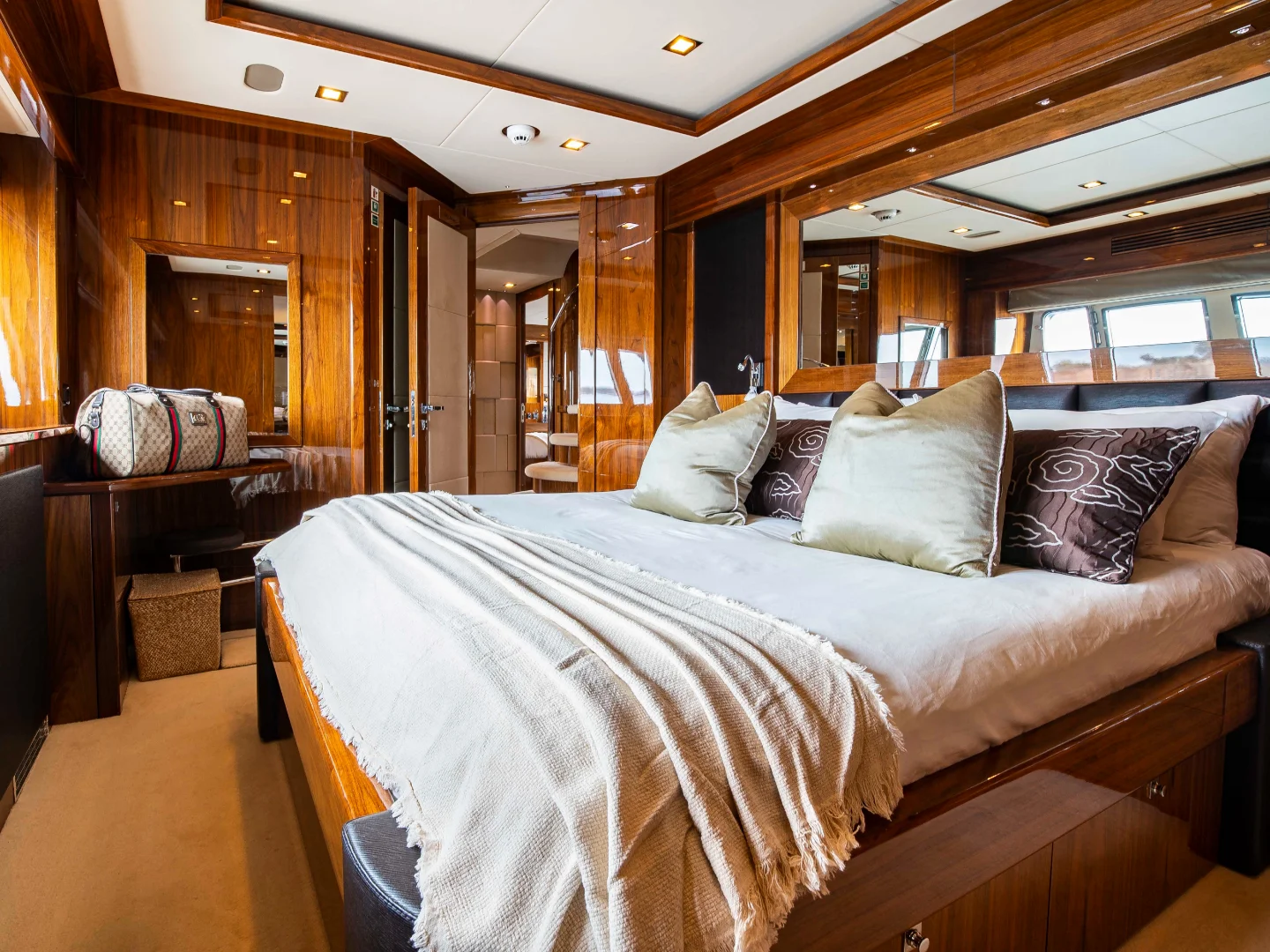 Sunseeker 30 Meter Yacht 2011 for Sale - Photo 21