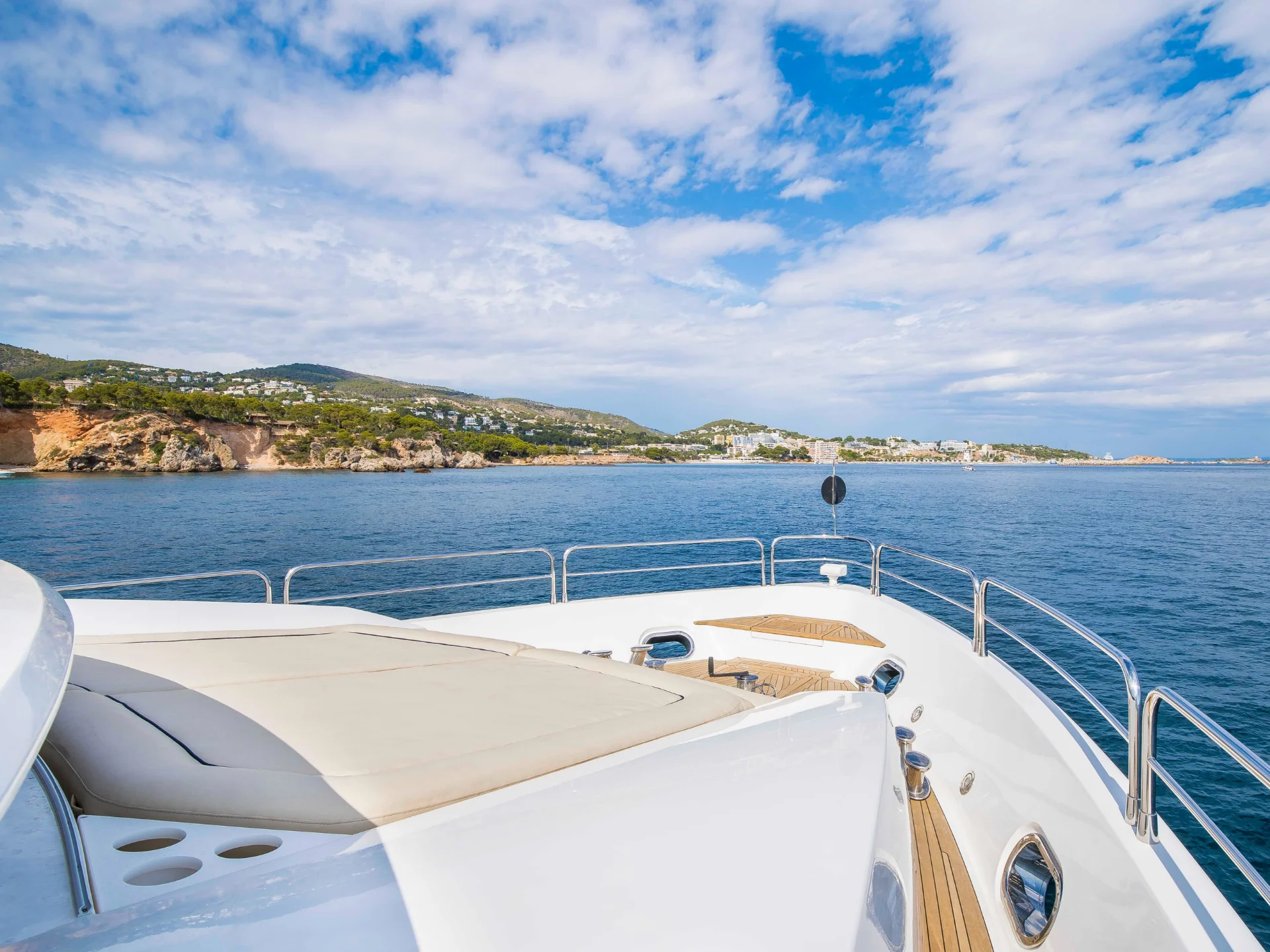 Sunseeker 30 Meter Yacht 2011 for Sale - Photo 9
