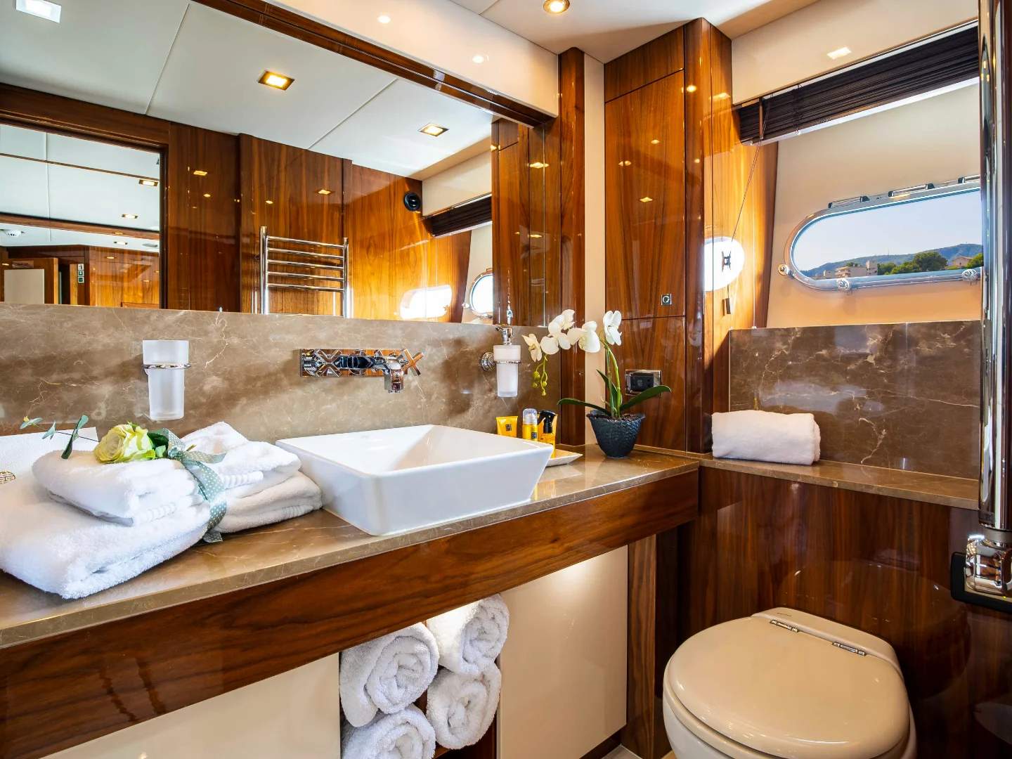 Sunseeker 30 Meter Yacht 2011 for Sale - Photo 28