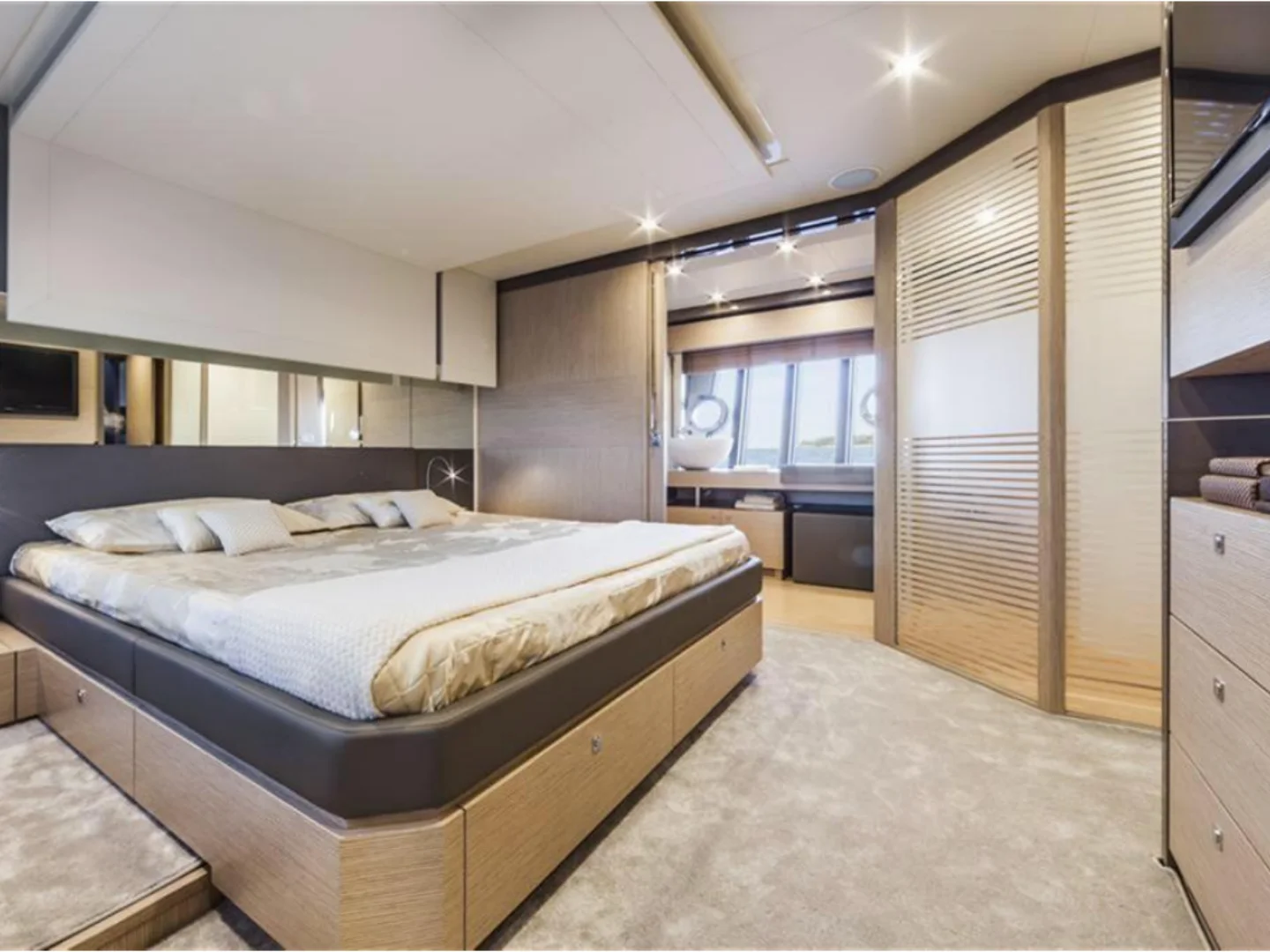 2015 Ferretti 750 Yacht For Sale - Photo 9