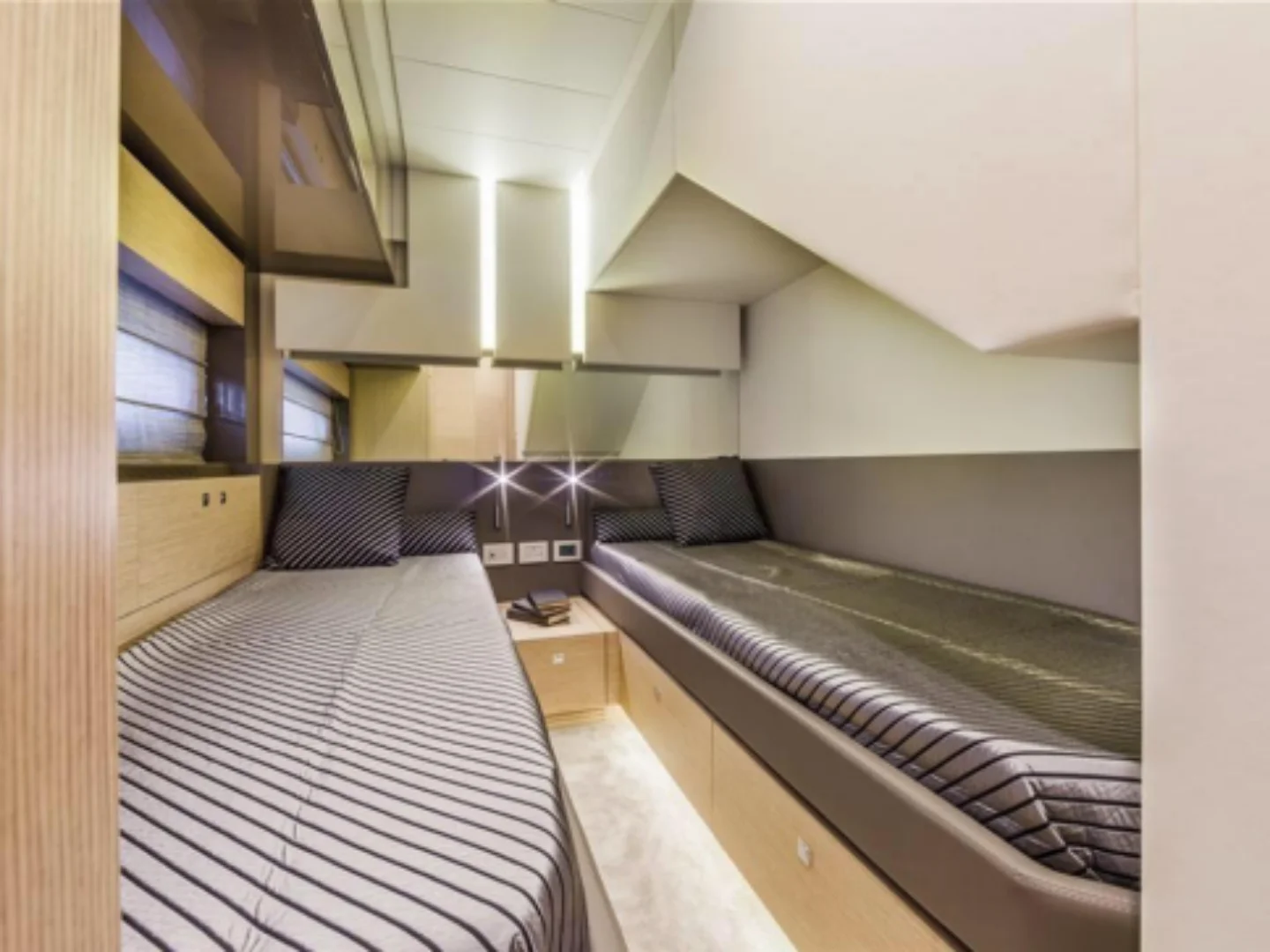 2015 Ferretti 750 Yacht For Sale - Photo 13